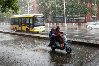 Selon le service météo de Pékin, les précipitations tombées sur la capitale entre samedi soir et lundi midi équivalent presque à celles habituelles pour tout un mois de juillet.